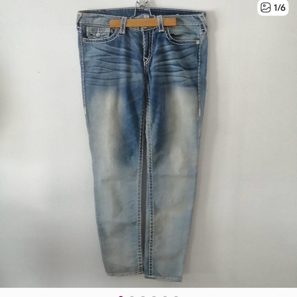 True Religion
skinny jeans
light wash
size 33
in perfect condition